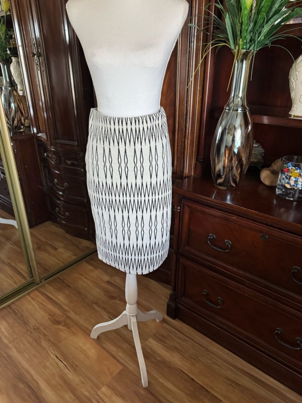 Zara Black and White Geometric Knit Pencil Skirt